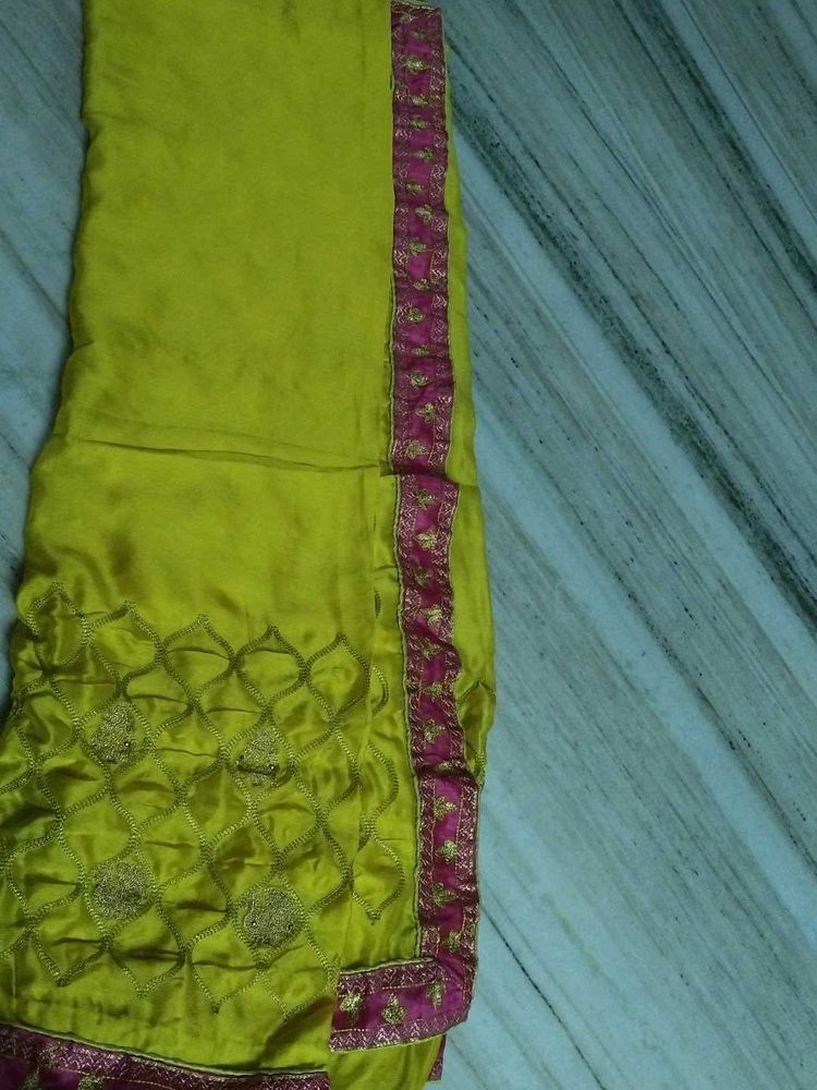 Yellow Saree Without Blouse