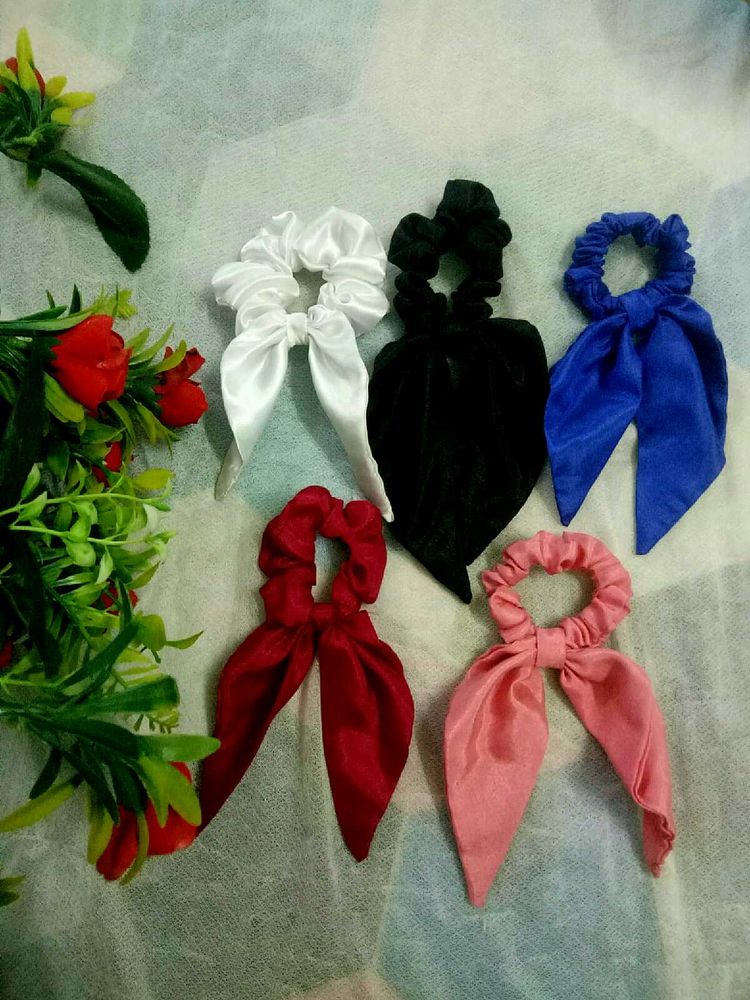 "5 Stylish Scrunchies  – Limited Time