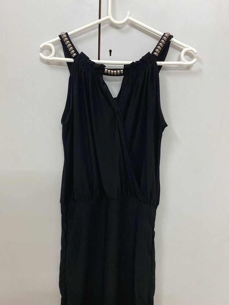 Elegant Black Bodycon Dress with Statement Straps