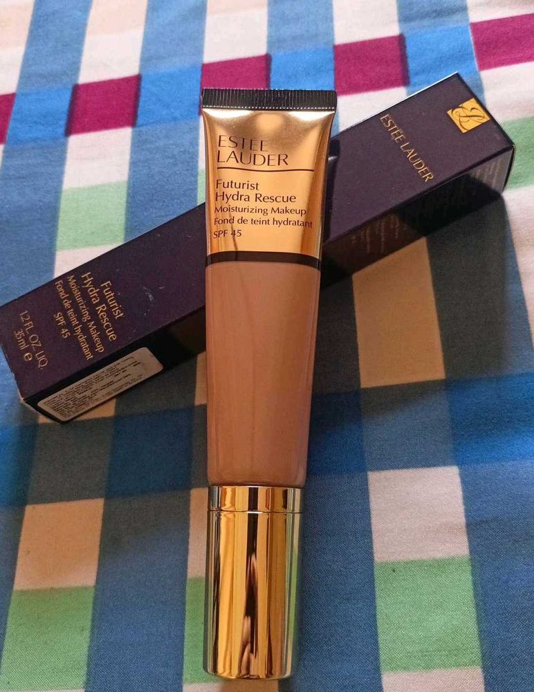 Estee Lauder Moisturizing Makeup Foundation