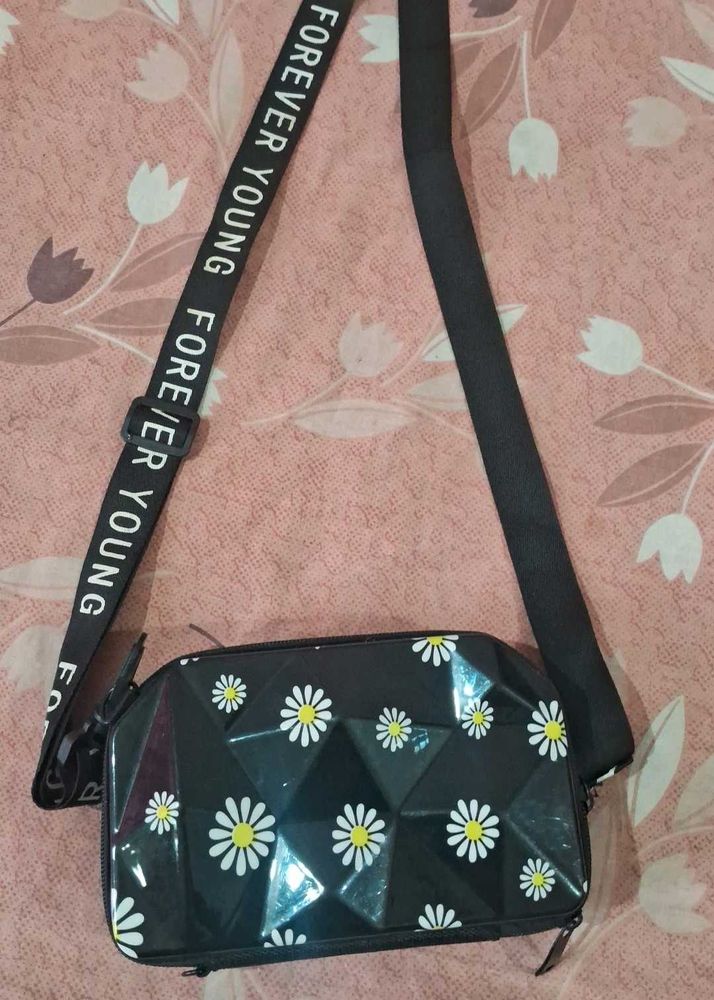 Daisy Crossbody Bag