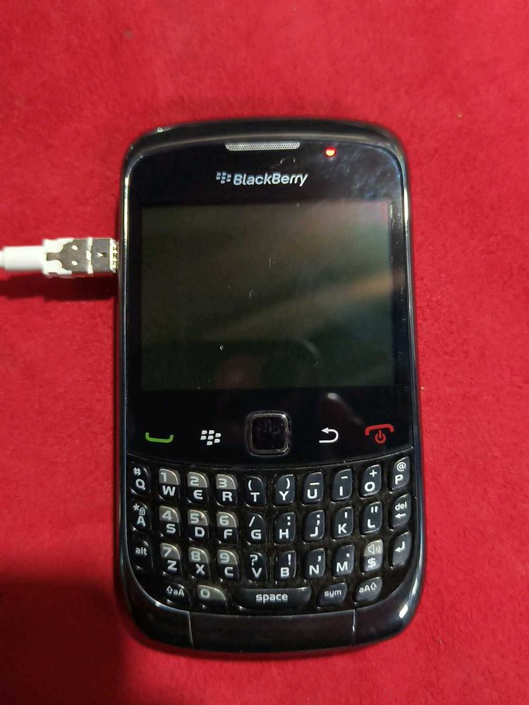 BlackBerry Curve 9330