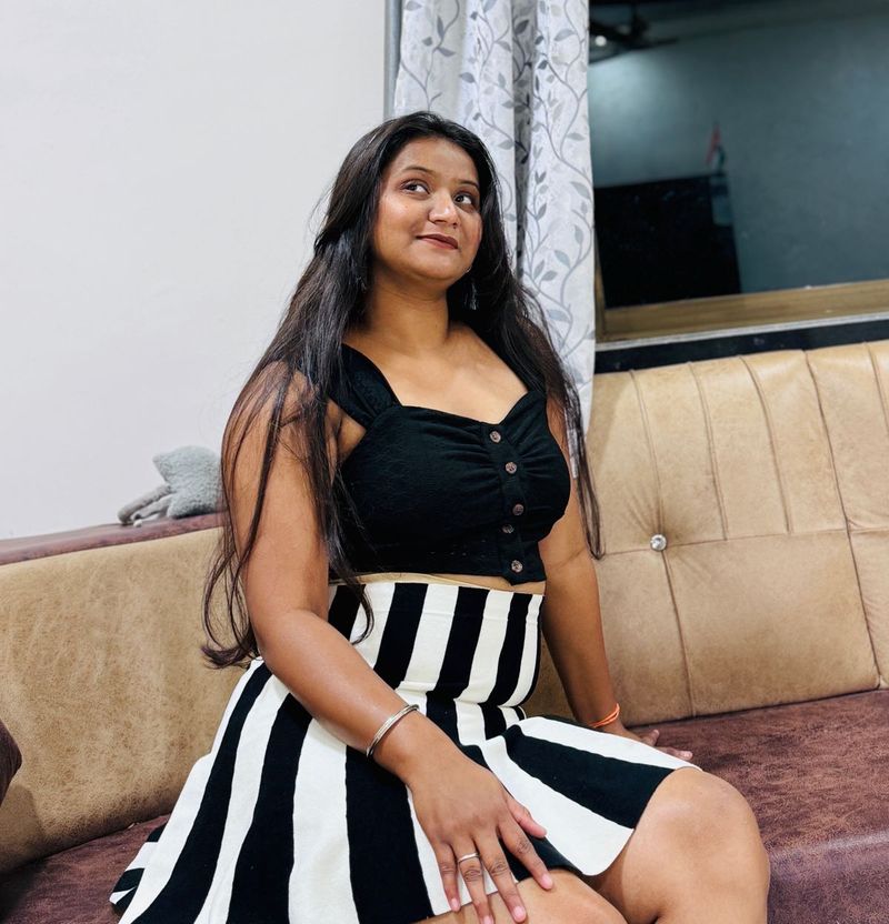 Chic Striped Mini Skirt – Black &amp; White