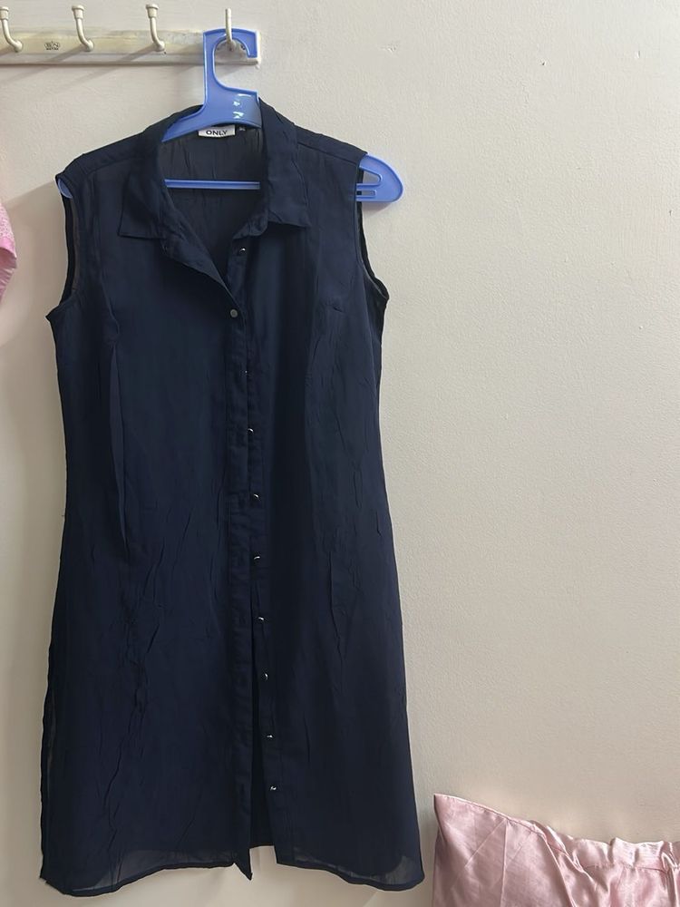 Women Sleeveless Solid A-line Dress