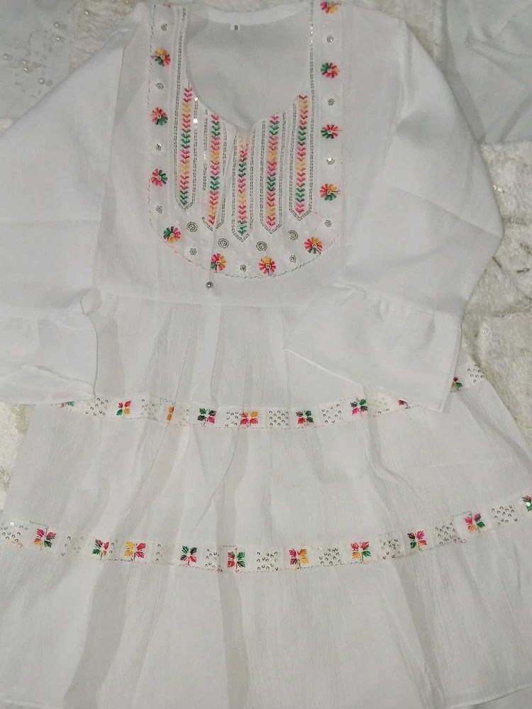 White Embroidered Mini Kurta
