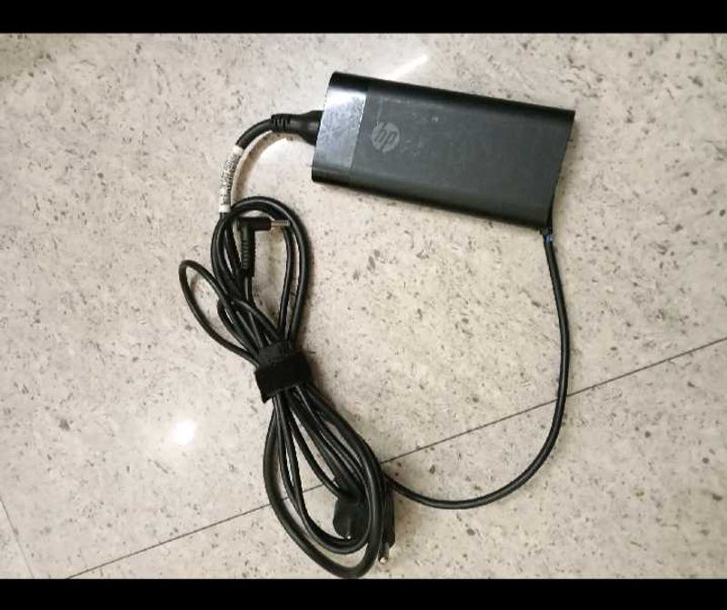 HP LAPTOP CHARGER NEW AND ORIGINAL 200 WATT