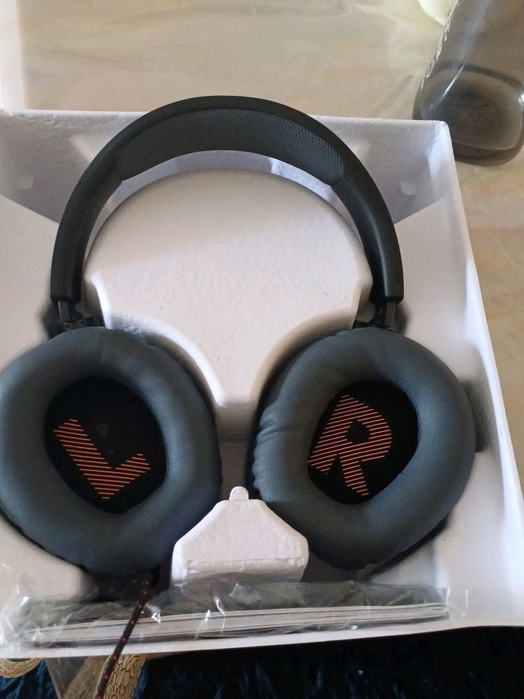 JBL harman Headphones with Detachable Mic, Freewfh