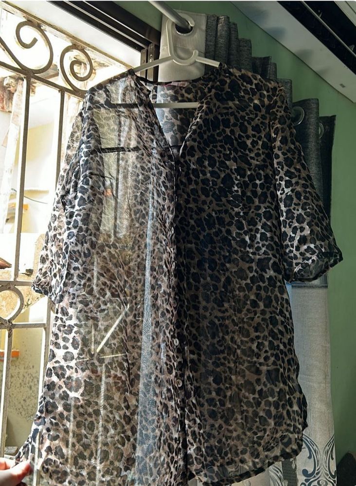 ANIMAL PRINT STRAIGHT TOP
