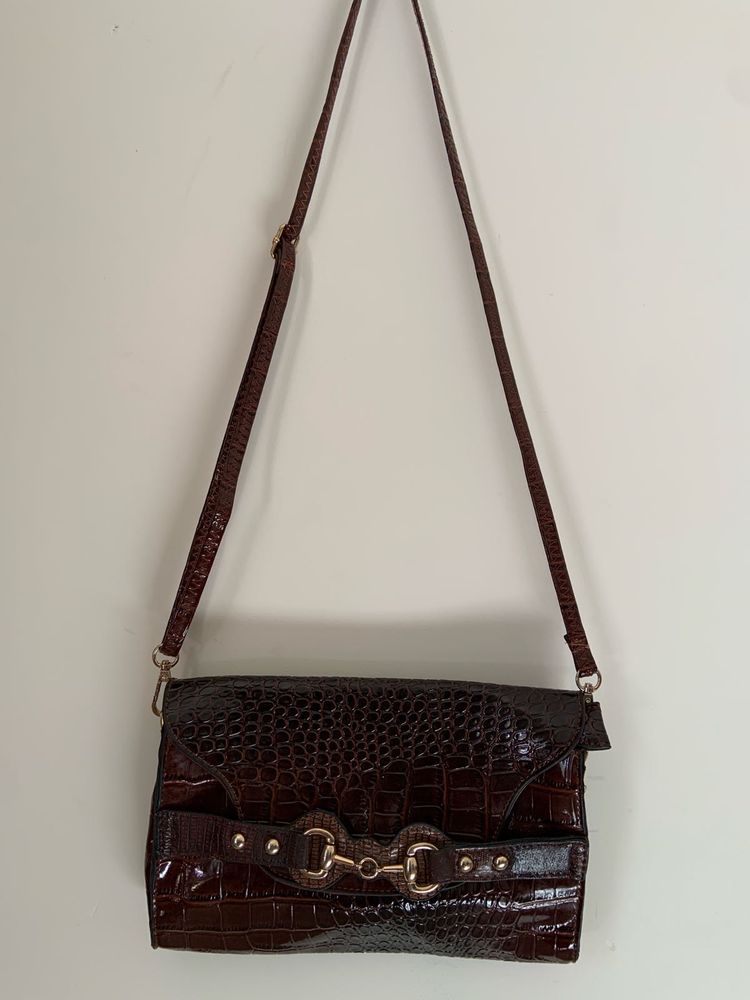 faux-crocodile leather n Horsebit buckle Sling