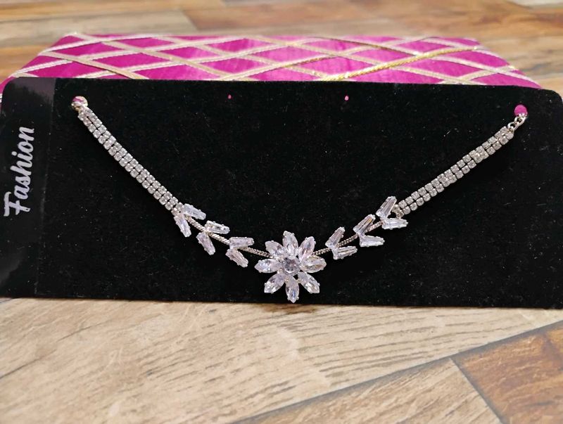 Beautiful Necklace With Box One Hair Accessories