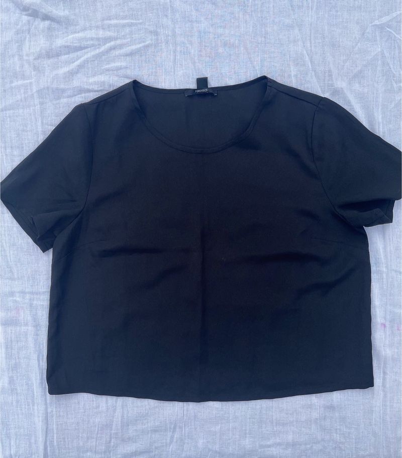 Forever 21 Black Cropped Tee