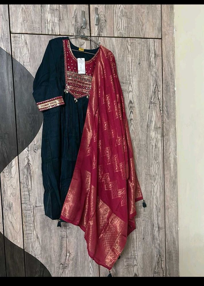 Teal Embroidered Kurti with Dupatta