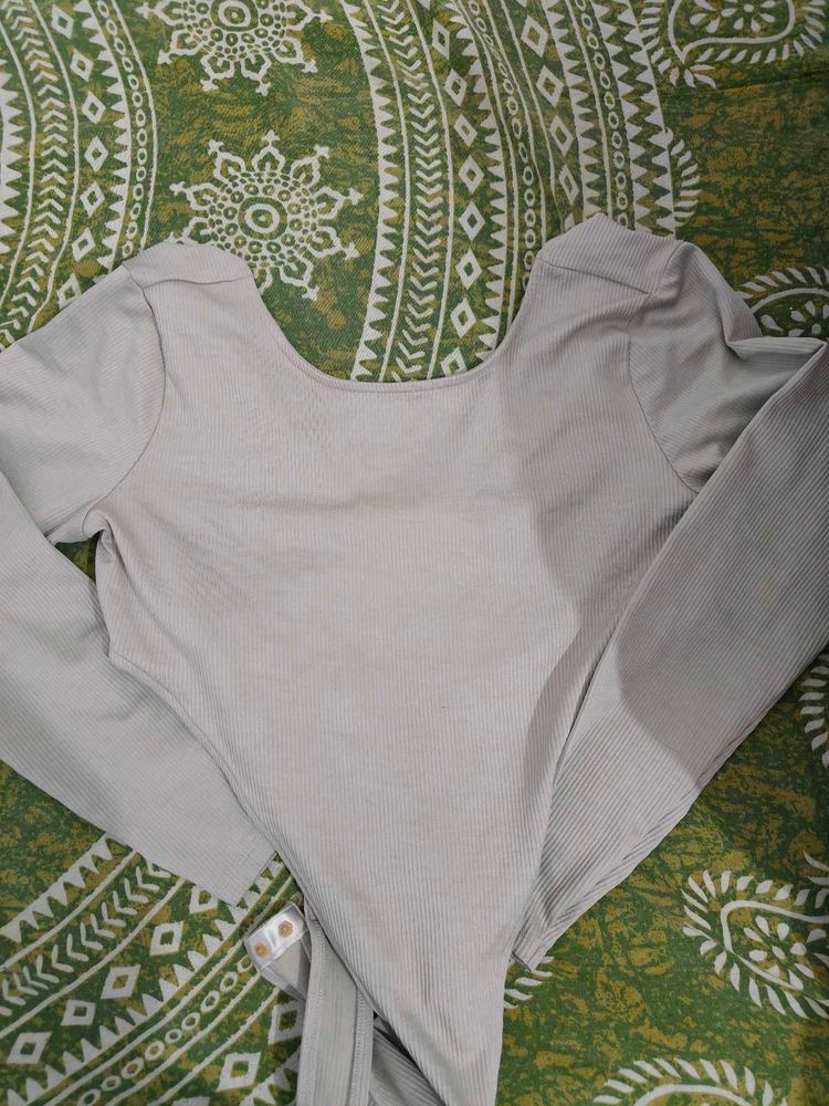 H&amp;M Ribbed Long Sleeve bodysuit