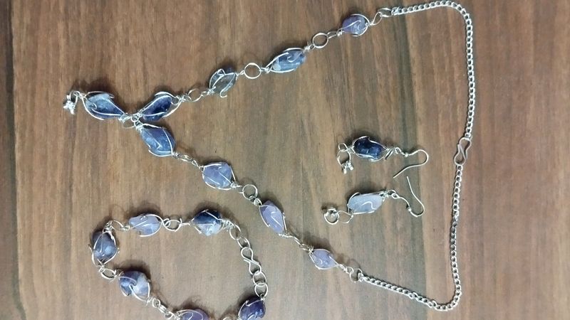 Goa&#39;s Stylish Stone Necklace With Earrings And Bracelet