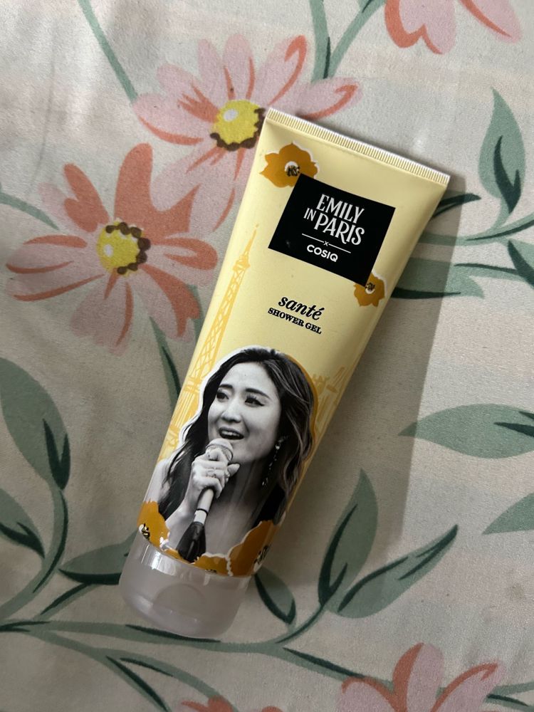 Cosiq Emily In Paris Shower Gel