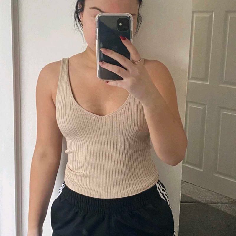 H&amp;m Ribbed V-Neck Tank Top