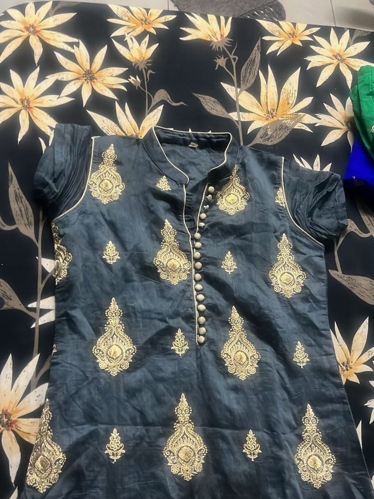 Elegant Embroidered Kurta