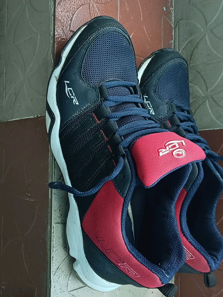 Sports Shoes