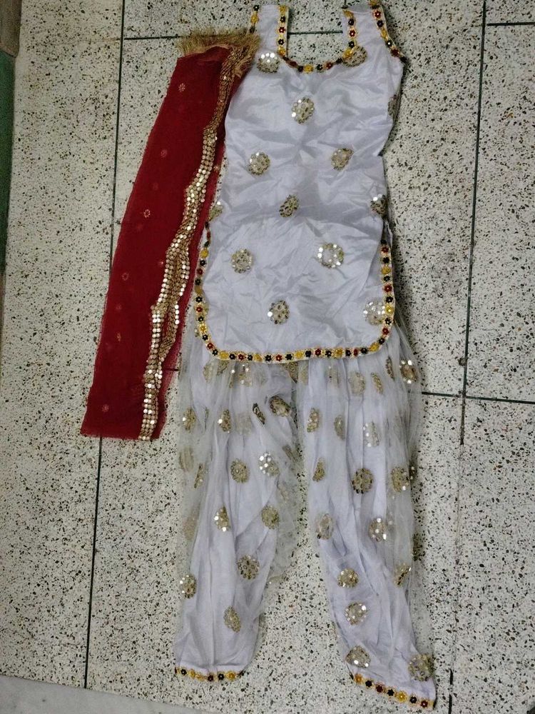 Girls' White Embellished Kurta Set