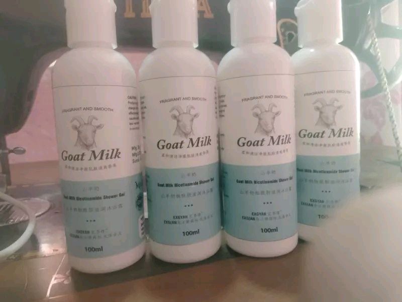 Korean Goat Milk Nicotinamide Shower Gel