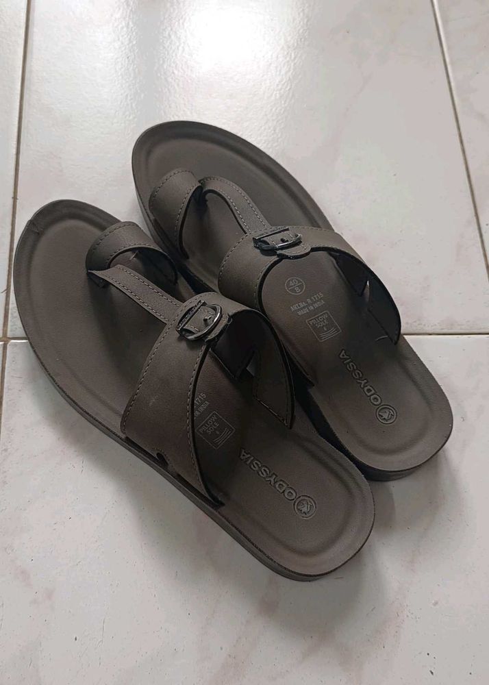 Odyssia Brown Sandals