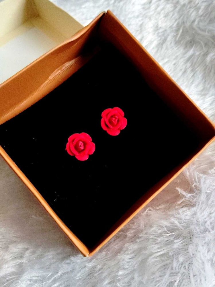 🎀 Beautiful Red Rose Stud Earrings❤