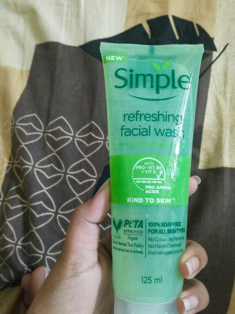 Simple Refreshing Facial Wash