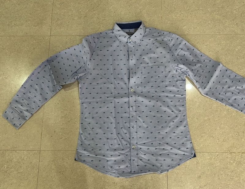 Good Looking Van Heusen Shirt For Sale