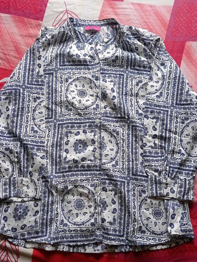 Minimal White and Blue top(beautiful Pattern)