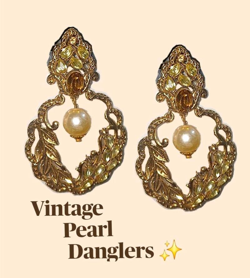 Vintage Pearl Danglers✨️