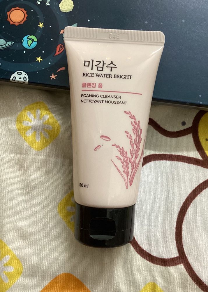 The face shop rice water bright foaming cleanser