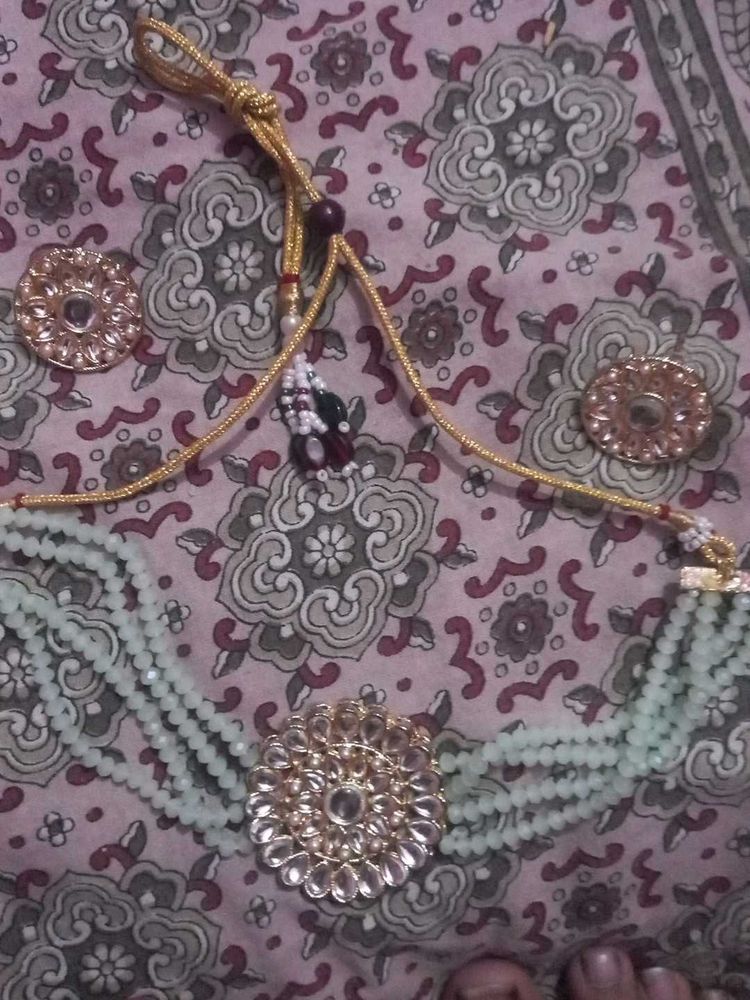 Elegant Beaded Choker Necklace with Kundan Pendant