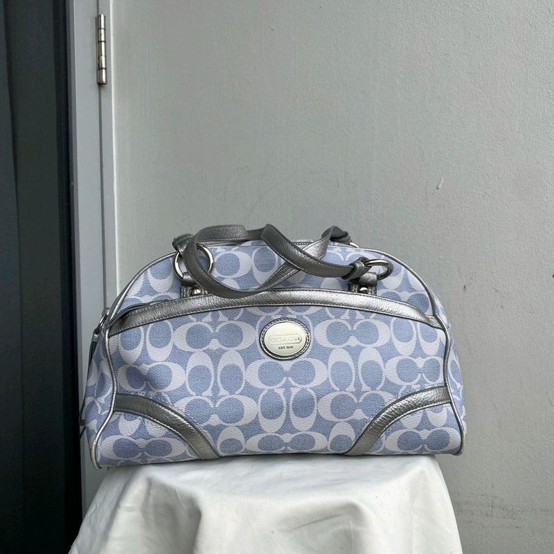 Coach Signature 100% Authentic Bag