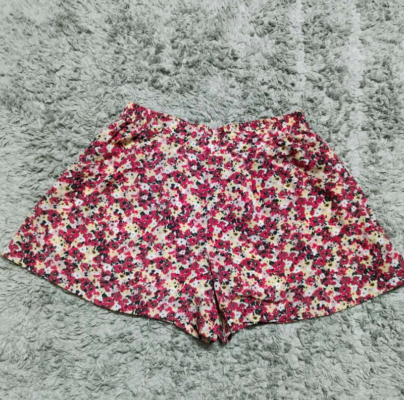 Floral Short