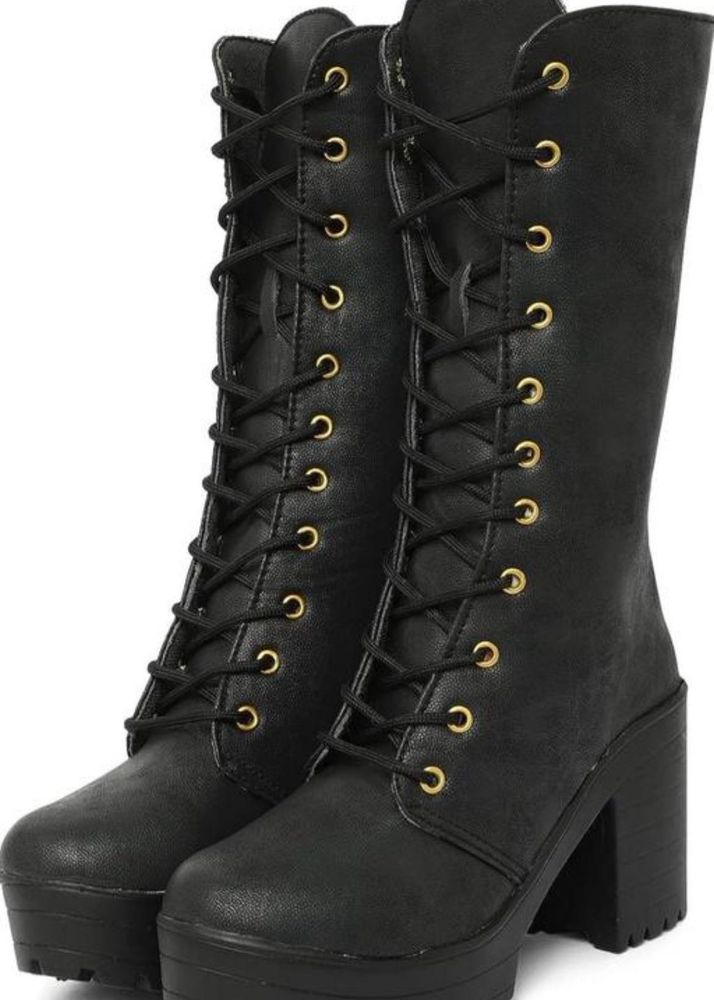 Black heel Lace-Up Boots