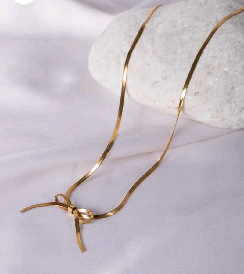 Gold Bow Necklace