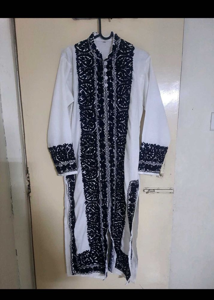pakisthani embroidery kurta set