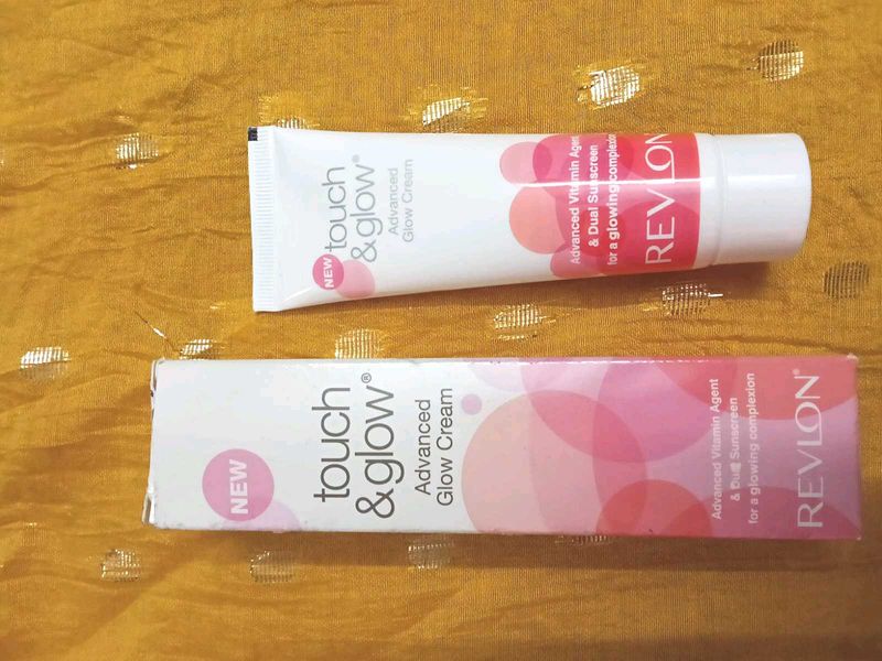 Touch &amp; Glow Revlon sunscreen ❤️
