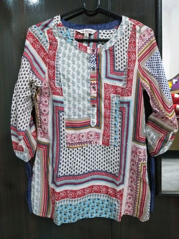 Latin Quarters Tie-up Sleeves Top