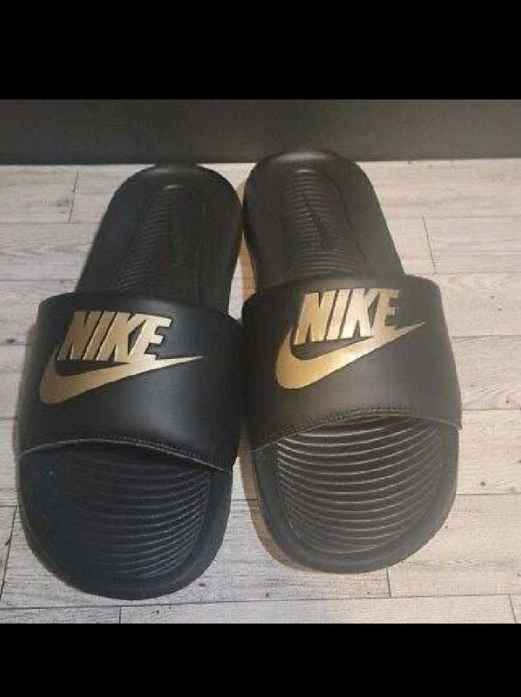 New Nike Flip Flop With Tag