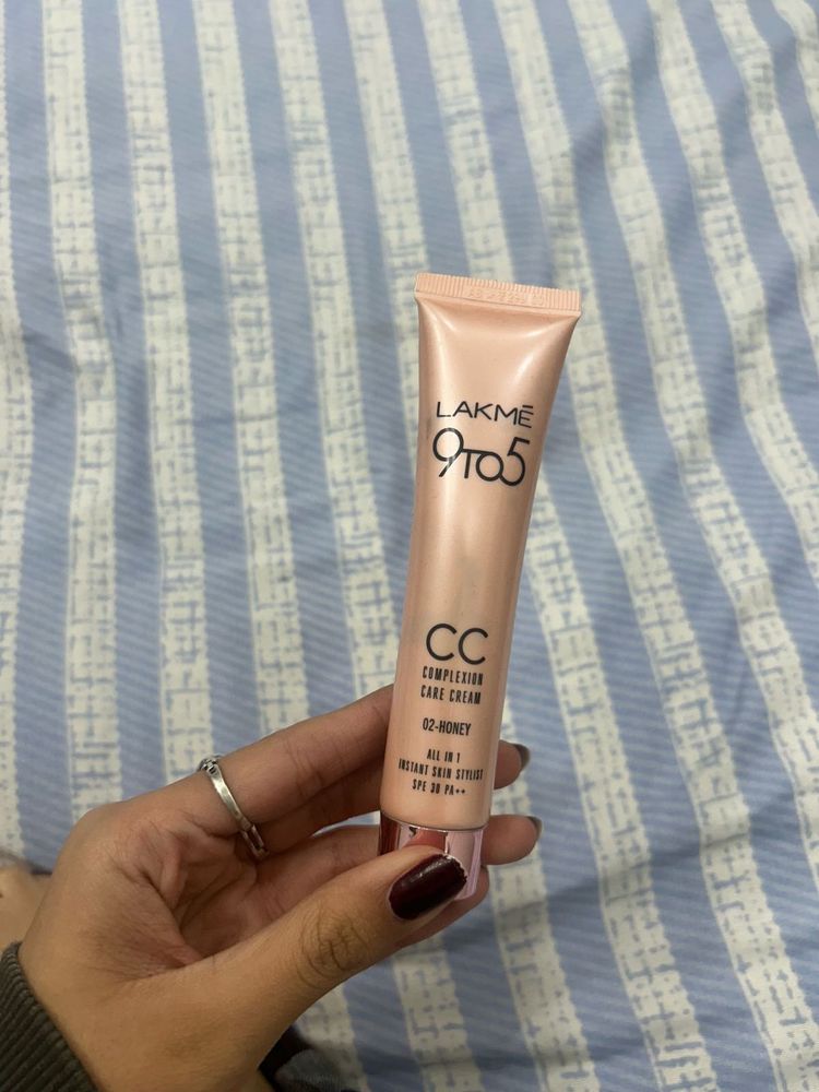 Lakme 9to5 CC Cream - Honey
