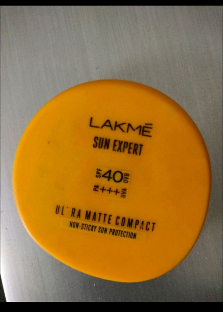 lakme compact