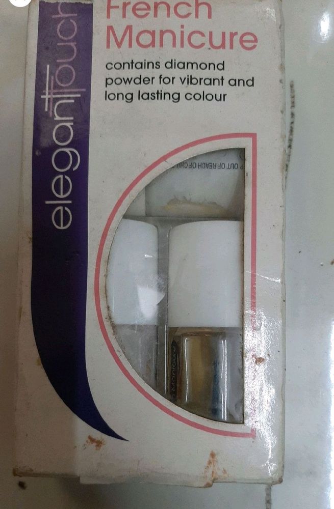 Manicure kit and cups