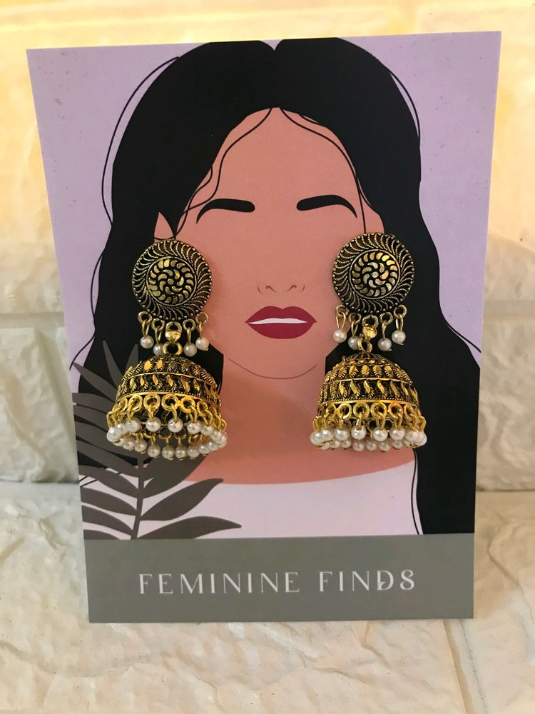 Gold Jhumuka With White Pearls