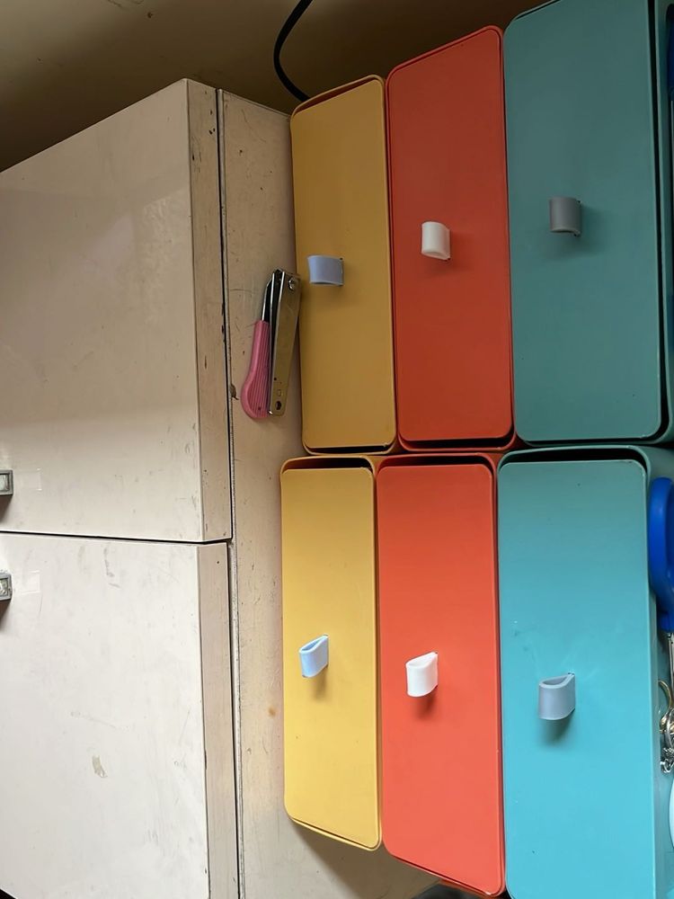 Drawer Set- Pictured 6, But Total 8