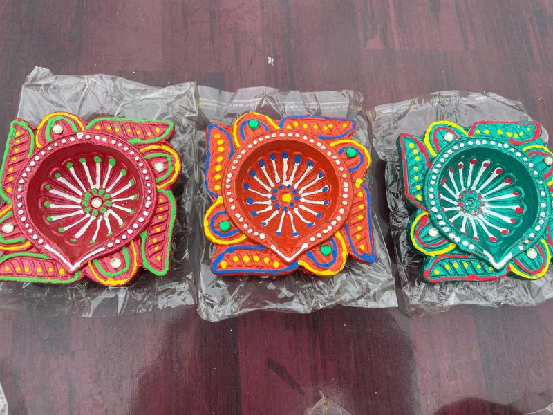 Navratri Nd Diwali Special Clay Diyas (Set of 3)