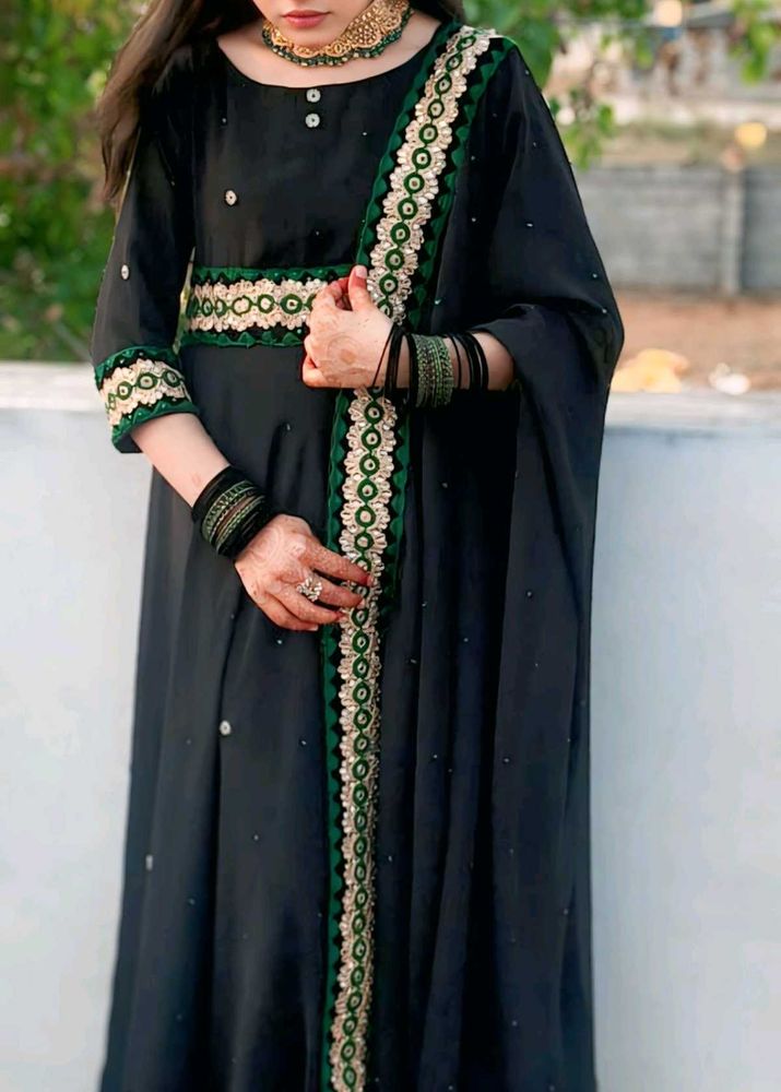 Elegant Black &amp; Green Embroidered Anarkali