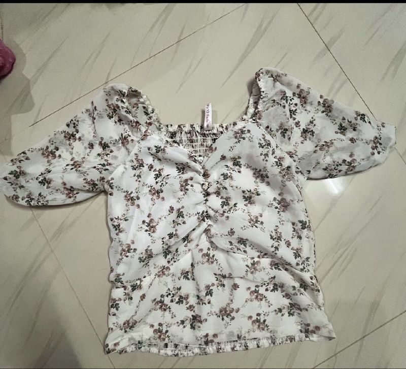 Floral Puff Sleeve Crop Top