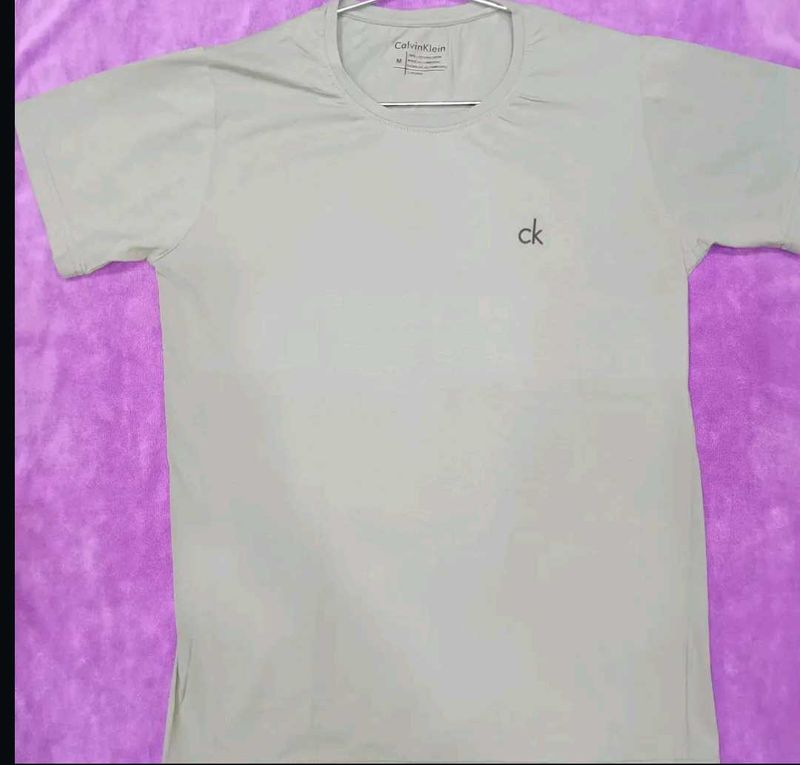 Casual Calvin Klein T-Shirt