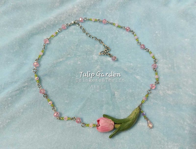 Handcrafted Tulip Flower Beaded Necklace